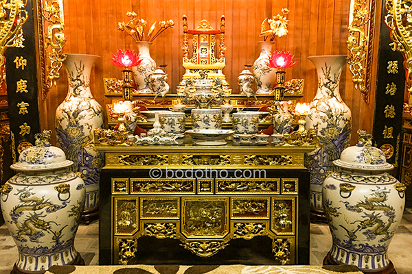 Bộ đồ thờ men rạn cổ tiêu chuẩn dành cho gia đình Việt